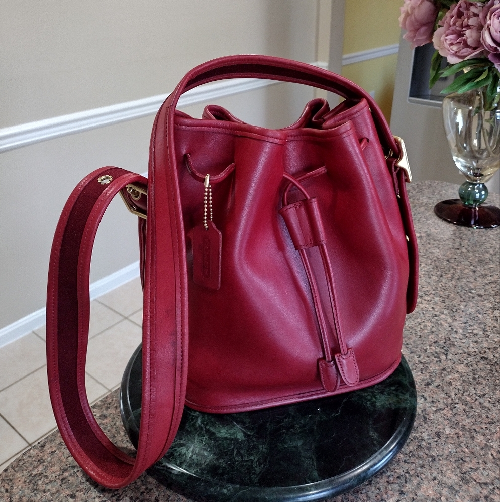 COACH 9952 Shoulder Bag Drawstring Leather Lulas Legacy